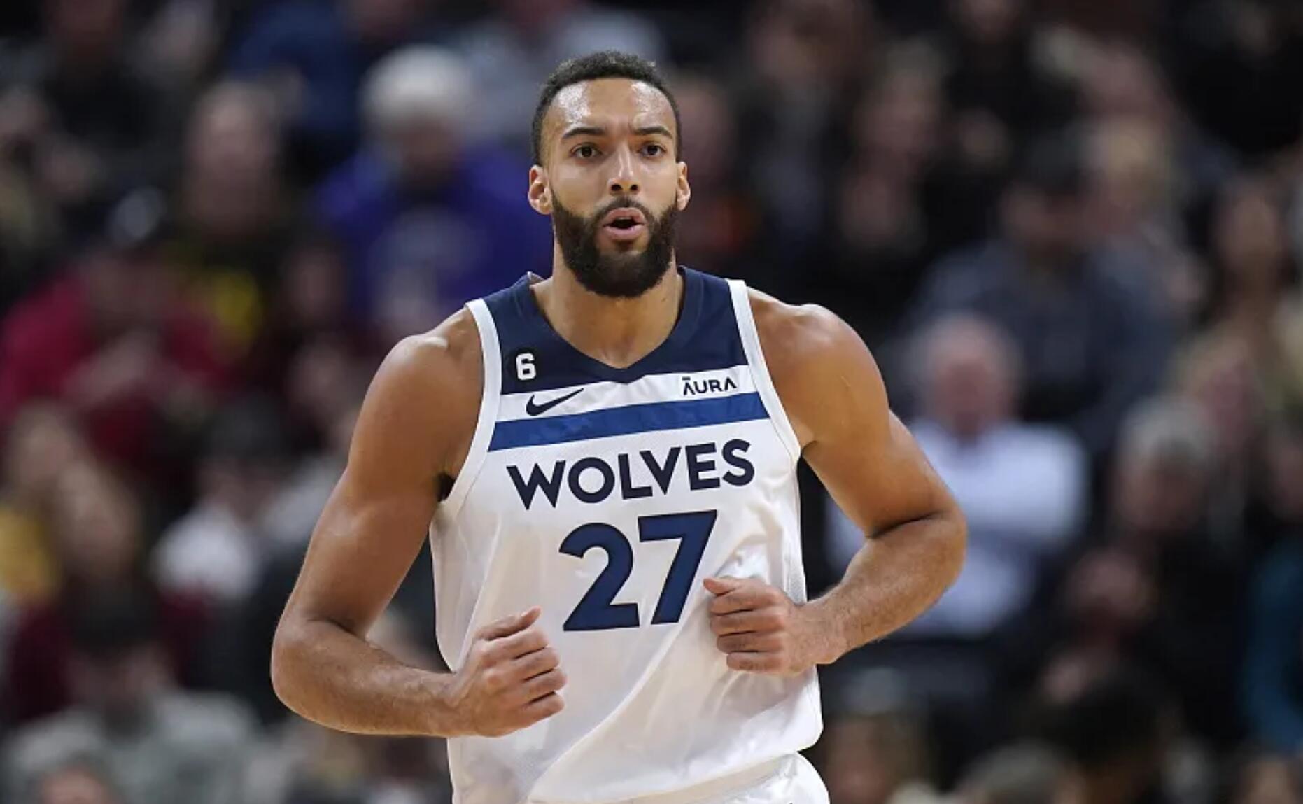 戈贝尔全场11投8中,得到22分13篮板1助攻|戈贝尔|客场|森林狼_新浪