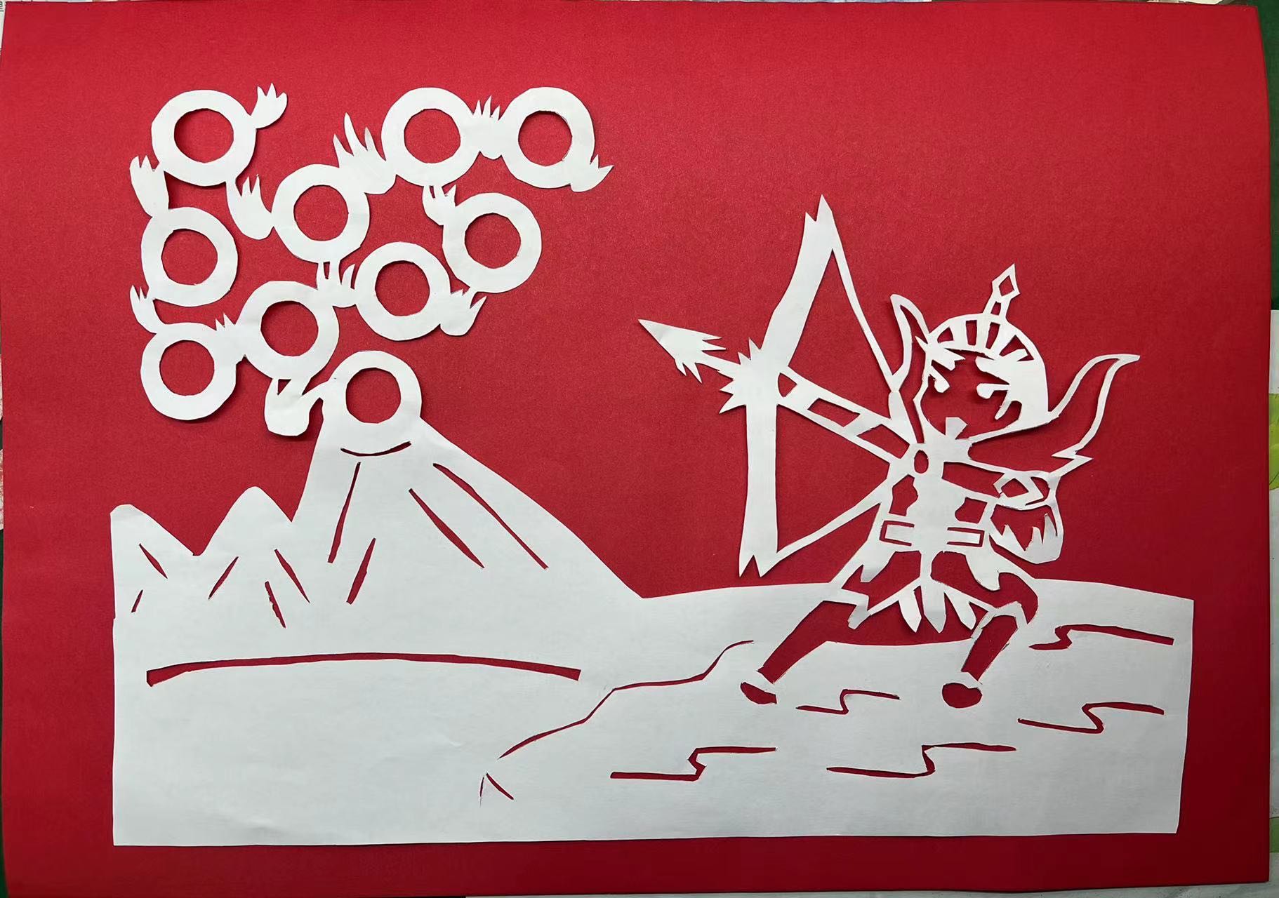 儿童与大师一起展示"创世神话",有娃画的后羿是自己爸爸|后羿射日