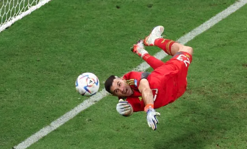 本届世界杯门将已拿下8次mvp,每一次扑救背后都是一颗大心脏|门将