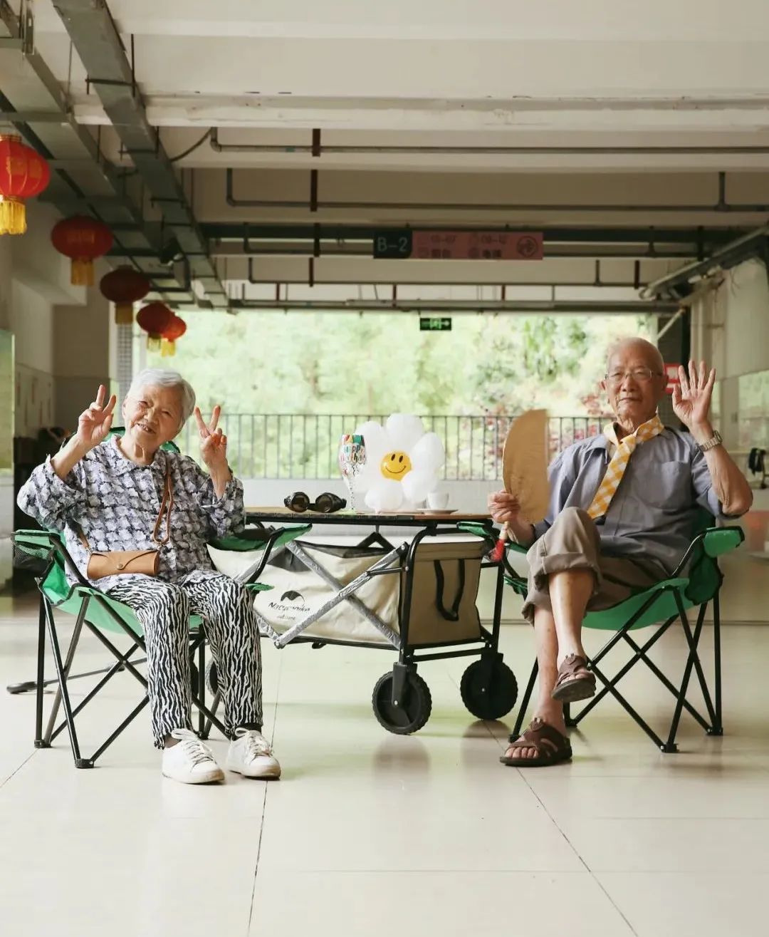 一帮成都00后、90后，合伙开了家养老院休闲区蓝鸢梦想 - Www.slyday.coM