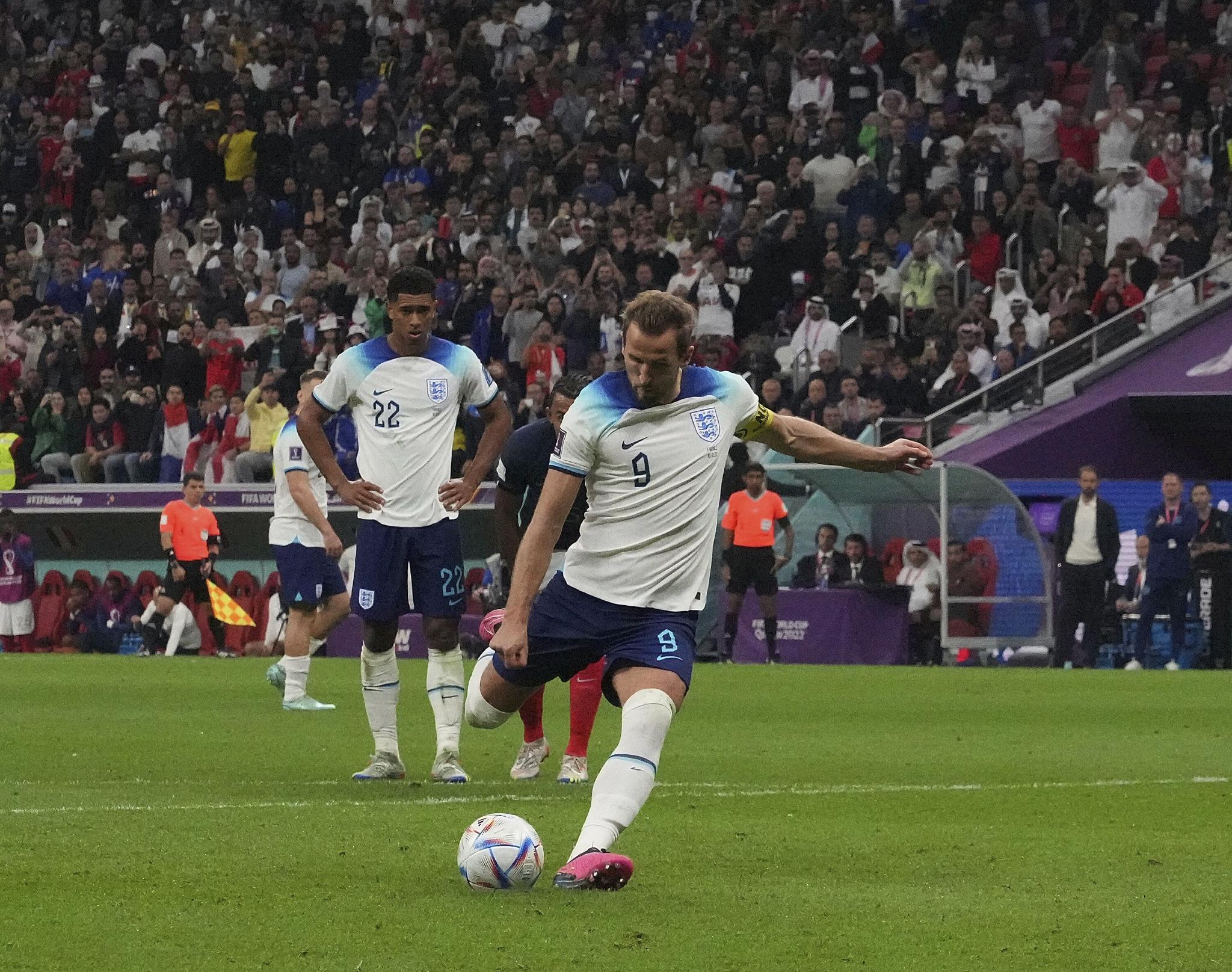 凯恩踢飞点球，英格兰1-2法国无缘四强|英格兰队|点球|哈里·凯恩_新浪新闻