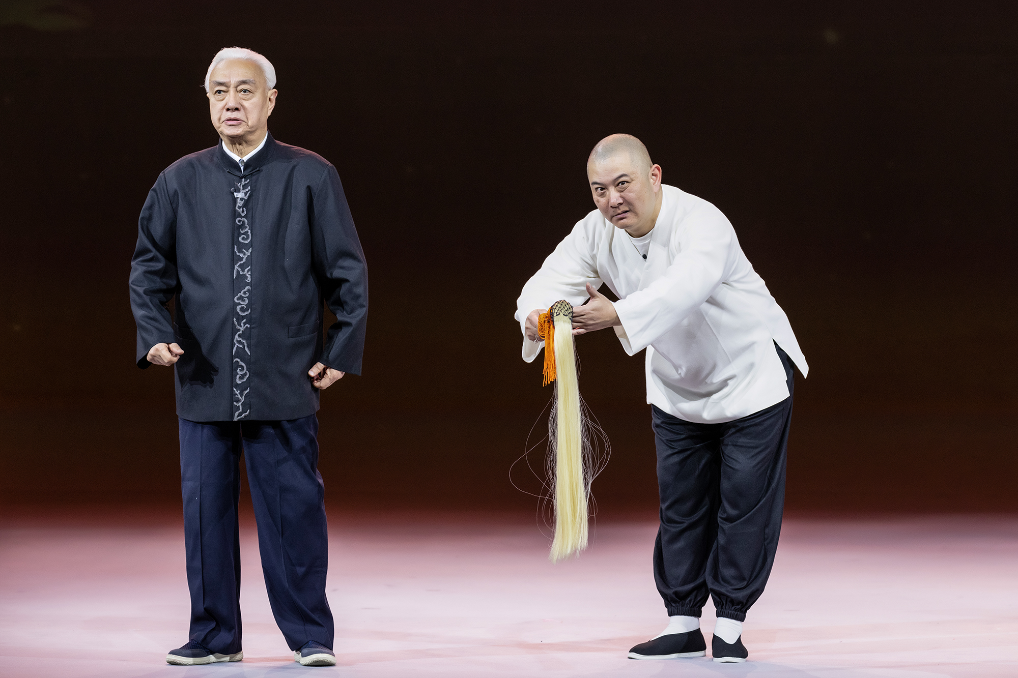 蔡正仁表演《太白醉写》片段