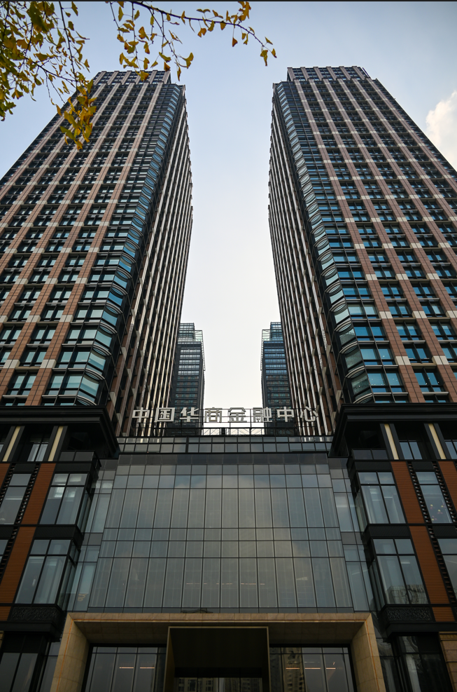中国华商金融中心这些"首店大楼"中的故事,或许是在疫情之下,众多