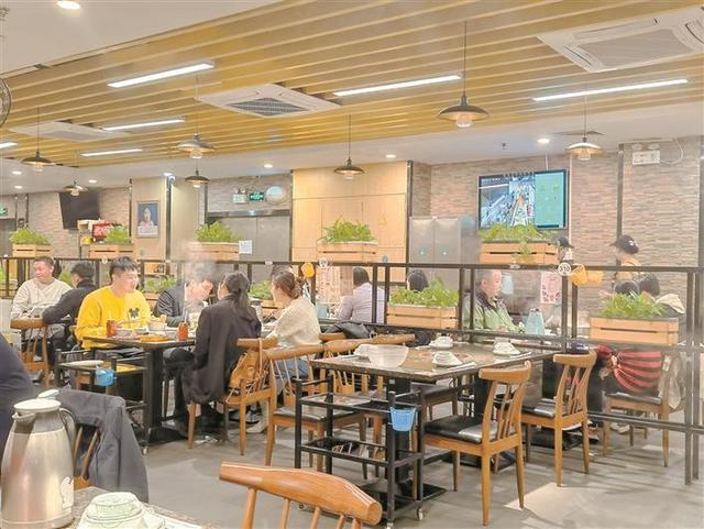 惠企政策释放动力 餐饮消费焕发活力 “店内食客排号都排到150多了”|深圳市|火锅|餐饮_新浪新闻