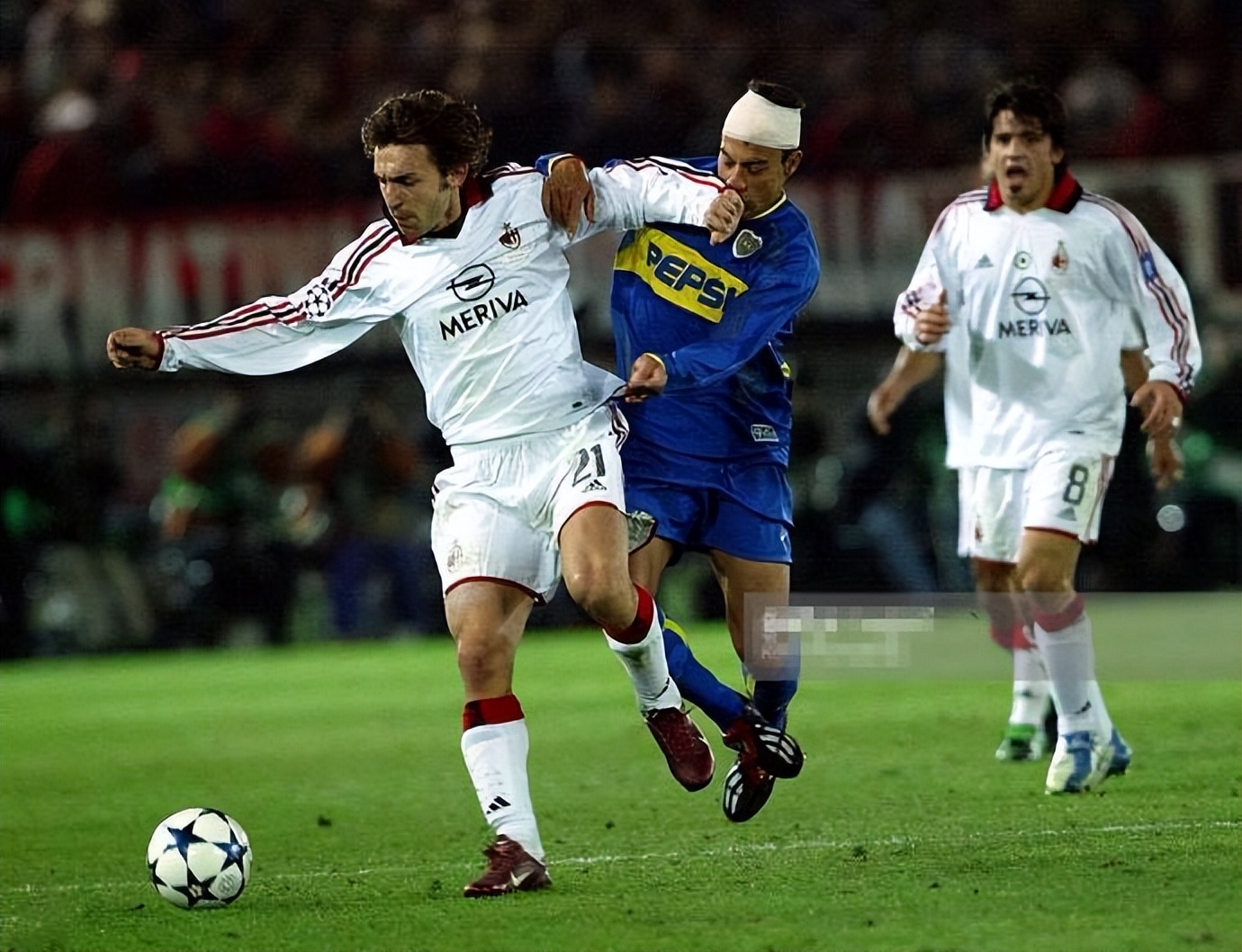 ac米兰队史今天2003年丰田杯皮尔洛首次失点点球惜败博卡青年