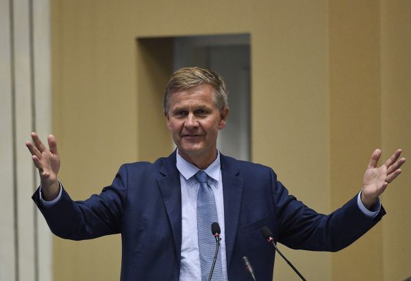 &ldquo;西方不要本能地去做传教士&rdquo;