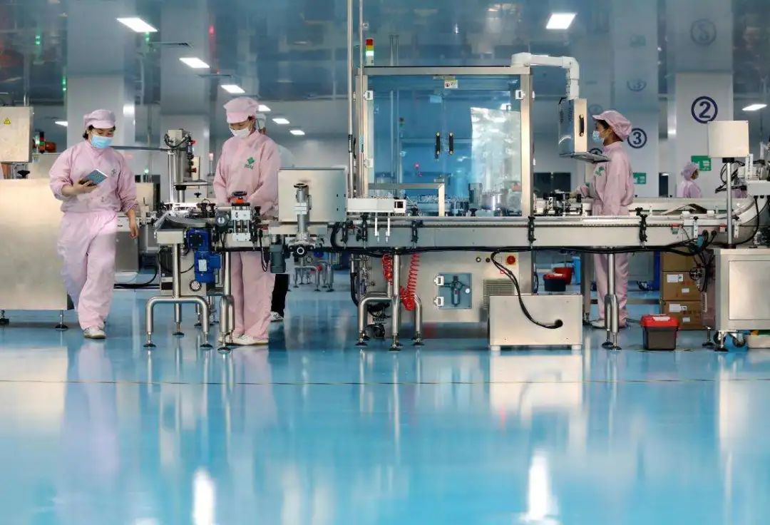 光明日报丨河北石家庄:药企生产保障防疫供应|工人_新浪财经_新浪网