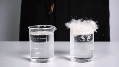 △左：气凝胶毡体；右羽绒