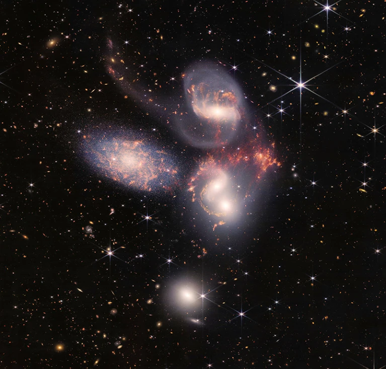 斯蒂芬斯五重奏，一组五个星系，由美国宇航局的詹姆斯韦伯太空望远镜拍摄。