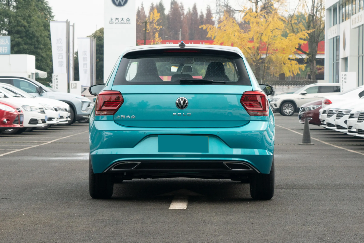 10万预算最好开的两厢小车上汽大众poloplus值得信赖