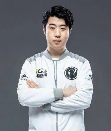 Rookie爆料,Duke服兵役结束,前来V5当主教练!|Duke|rookie|ig_新浪新闻