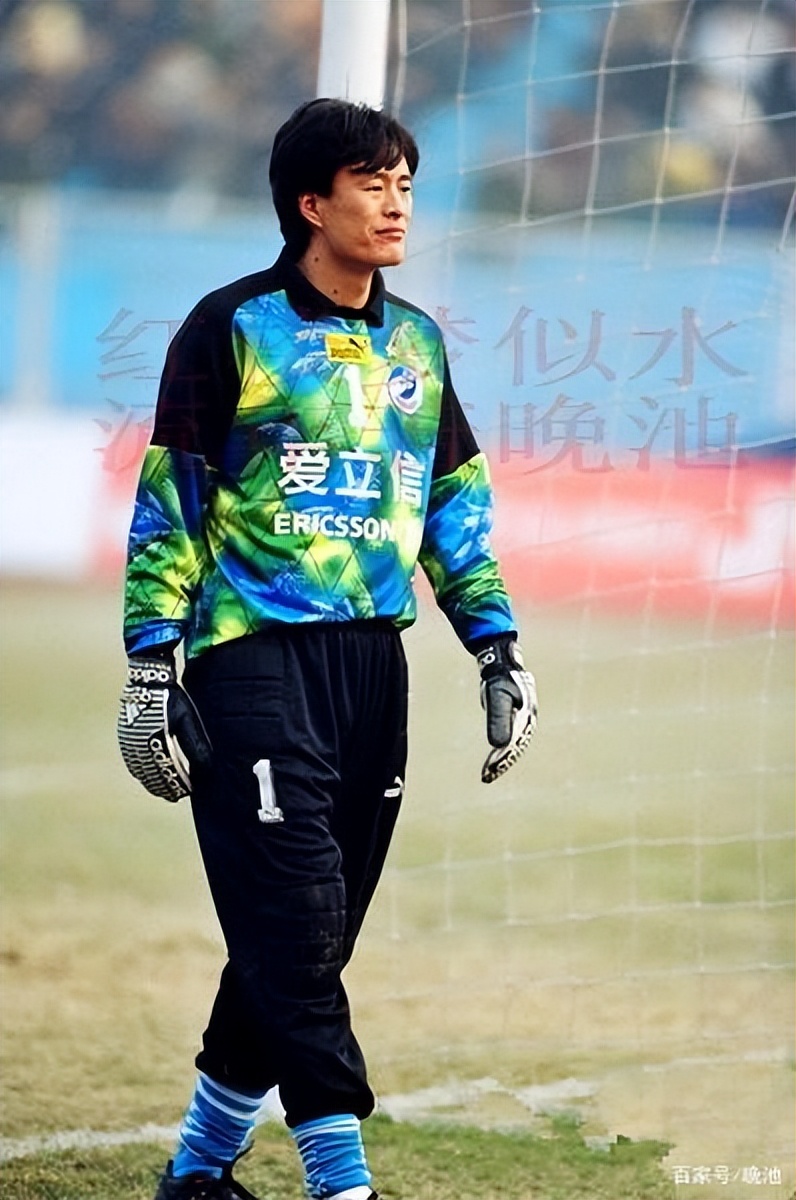 25年前今天大连万达创造55场不败纪录,老照片中球员你认得几个?