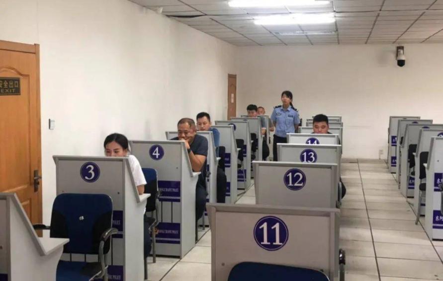 驾照考试中的色盲测试以下4张图全能辨识的是大神