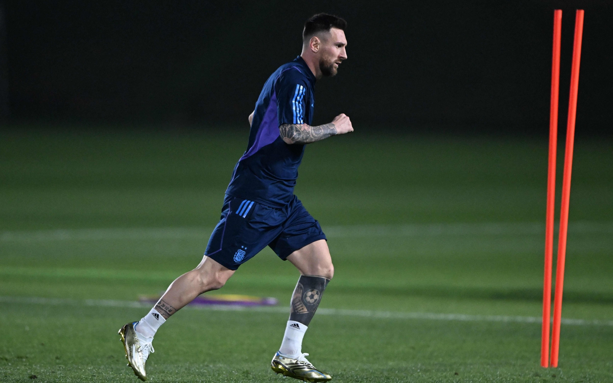 梅西今晚迎来冲刺时刻，他身前只剩一个对手：法国。  图/视觉中国