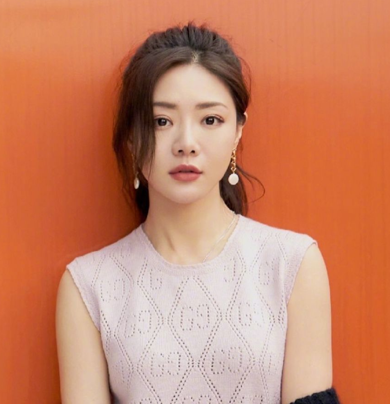 邓家佳分享新冠康复过程,反复发烧喉咙痛还鼻塞,是最难受的感冒|新冠