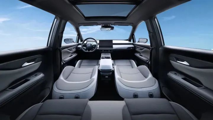 潮酷、智能配置硬核，十五万级别天花板！