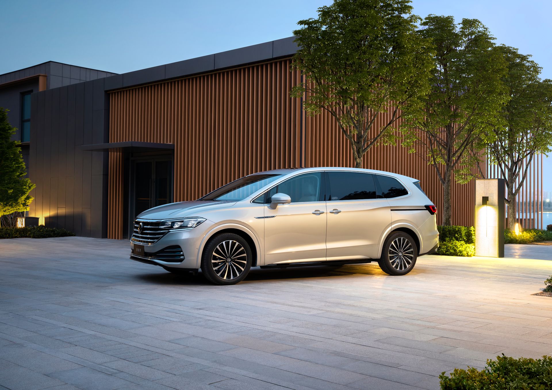 宜乘宜驾的豪华mpv威然将生活更加精致化