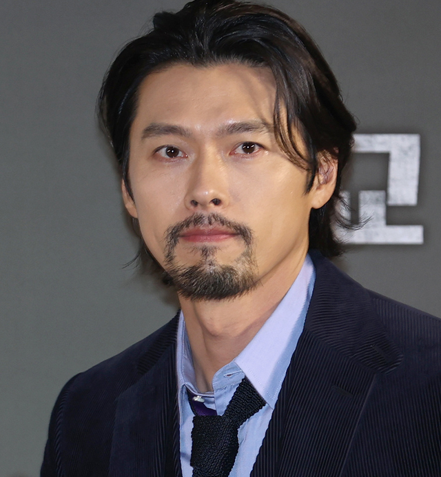 宋慧乔玄彬同日出席活动,女方脸僵神似姚晨,男方留胡子像大叔|玄彬