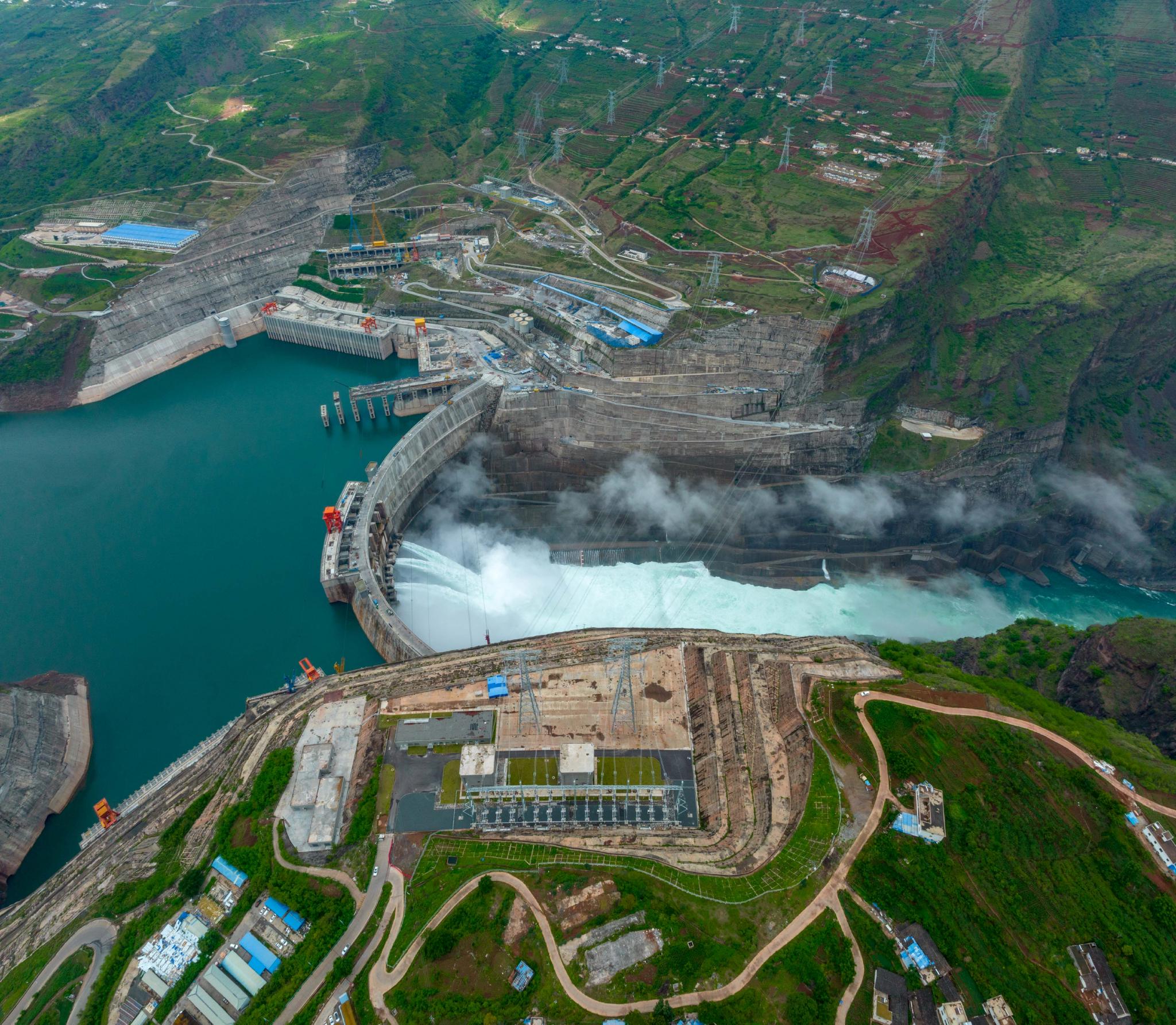 航拍白鹤滩水电站全貌