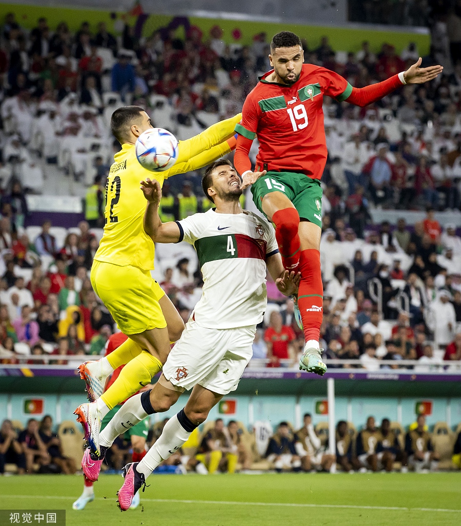 恩内斯里头球攻破葡萄牙球门。