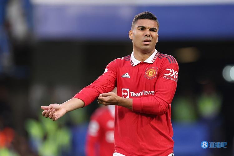 萨哈:曼联中场已有卡塞米罗,没必要赛季中再去追德容