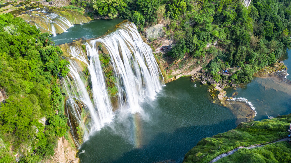 这是贵州黄果树瀑布风光(无人机照片,2020年5月16日摄).