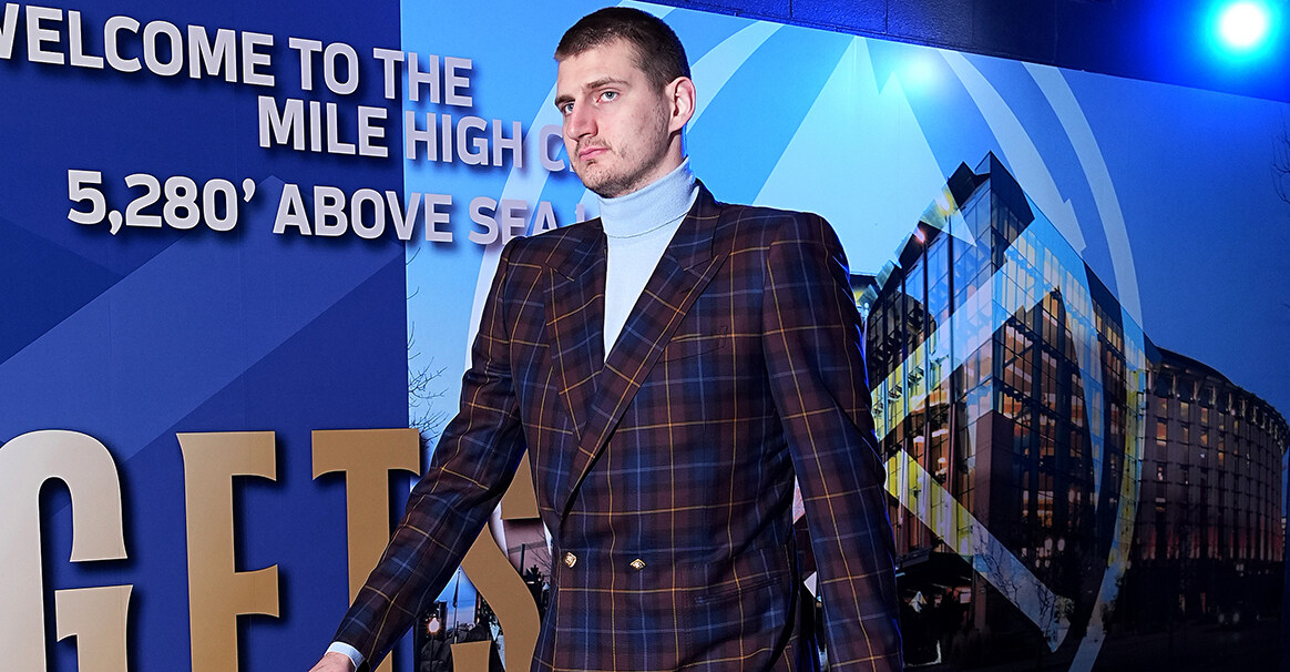 约基奇:球员应穿正装 这更有工作的感觉|约基奇|掘金_新浪新闻