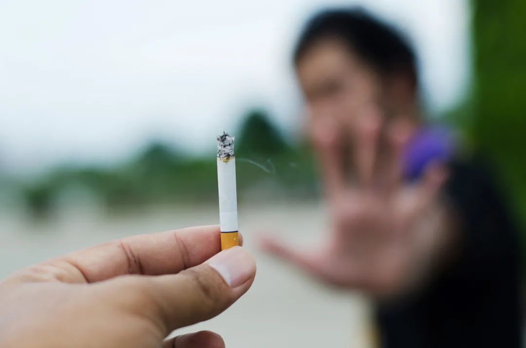 挑个“好毒株”主动“接种”可行吗？为什么有人症状轻，有人却很重？休闲区蓝鸢梦想 - Www.slyday.coM