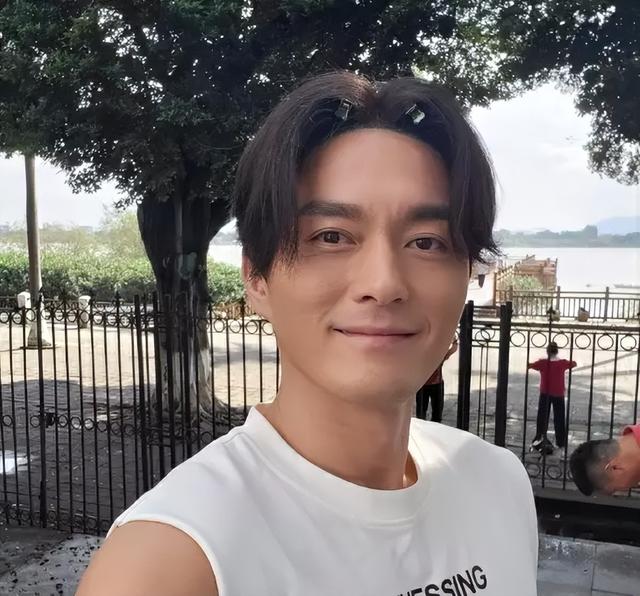 TVB知名男星被判入狱即时服刑！未遭公司封杀，富贵女友不离不弃