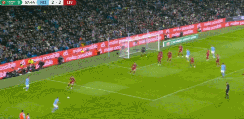 曼城开出战术角球，德布劳内斜传，阿克头球破门，3比2。