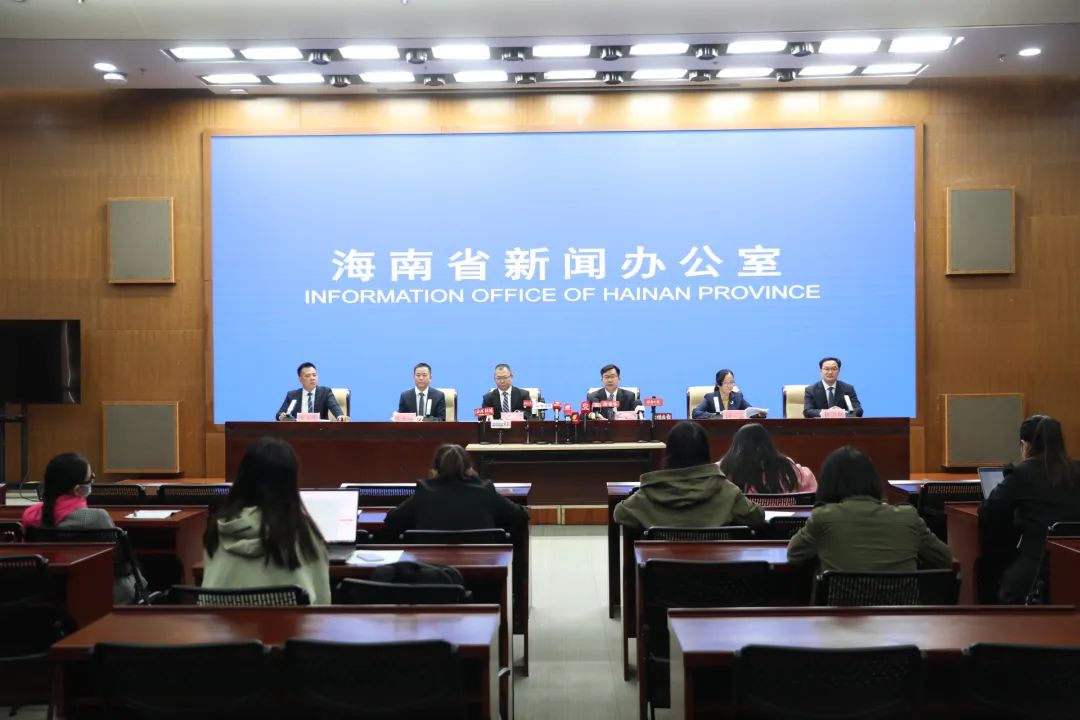 12月23日，海南省新冠肺炎疫情防控新闻发布会（第八十三。┰诤？诰傩。图源：“三亚发布”微信公众号