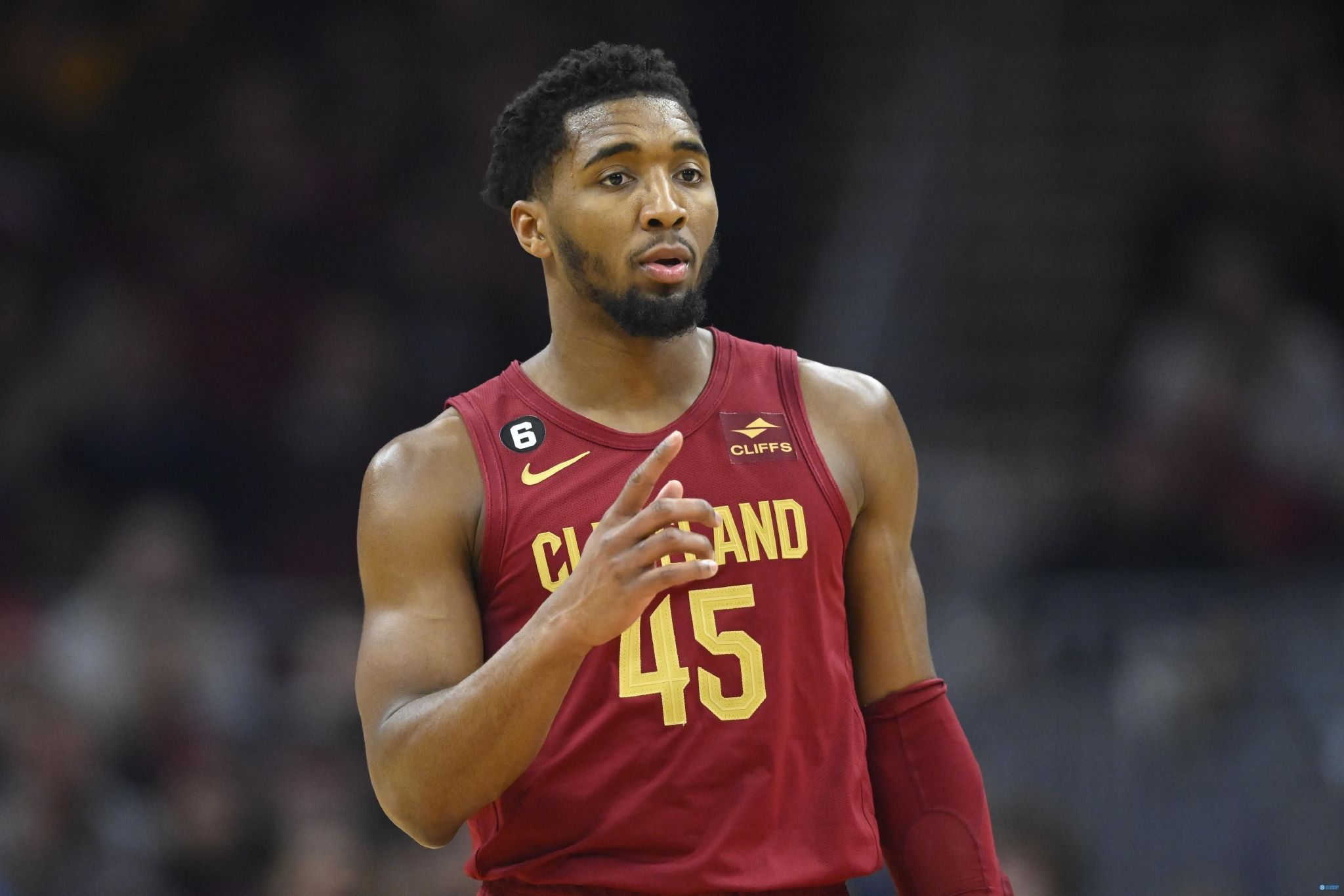 米切尔16投仅4中拿到12分5篮板 正负值-12|米切尔|骑士|猛龙_新浪新闻