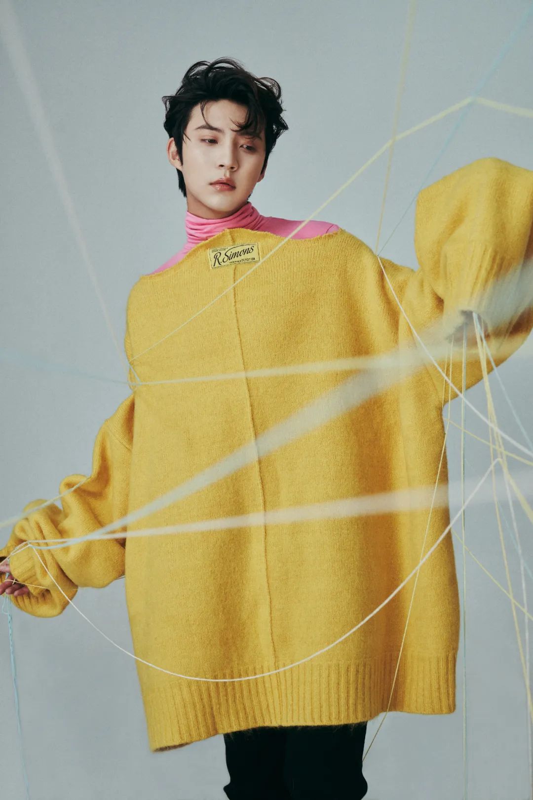 徐鹤尼2016年完成了个人首部电视剧作品,与龚俊,徐峰,陈汛合作主演