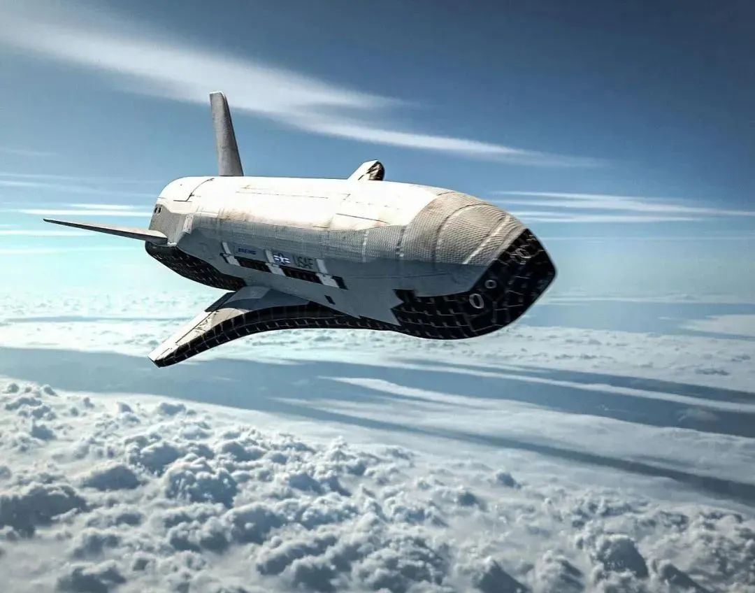 中国空天飞机近期返回？机动性能强劲，瞬间冲上600公里高太空