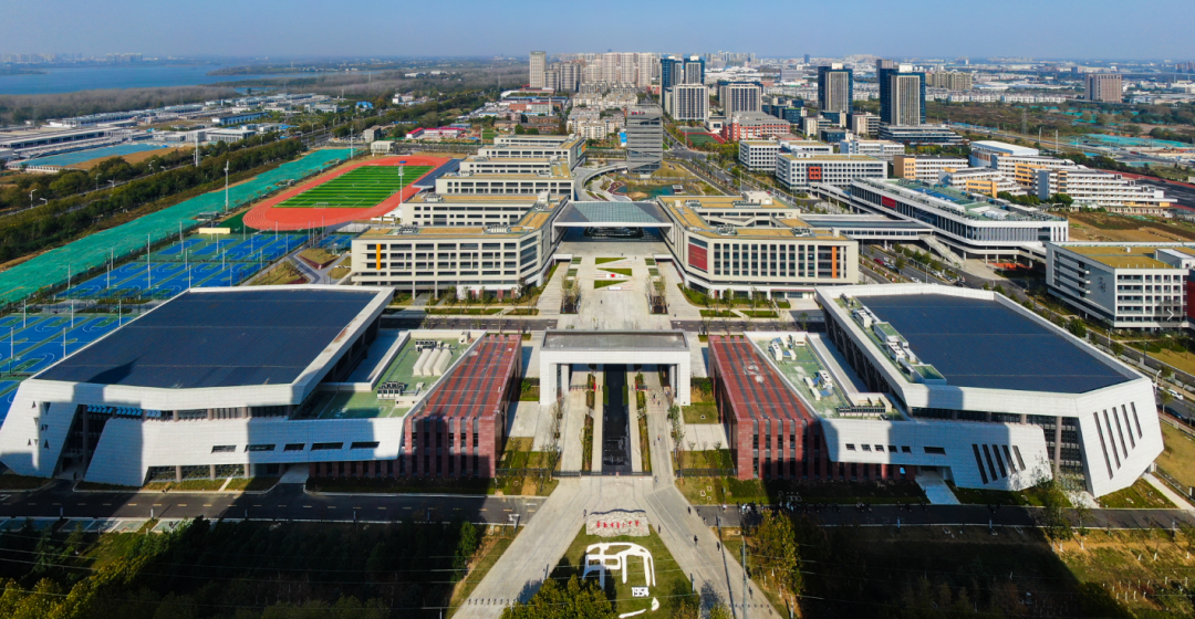 图| 合肥六中菱湖校区 王世保 摄