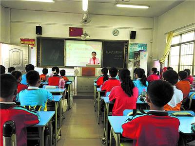 一所国门小学坚持红领巾护界碑二十二年