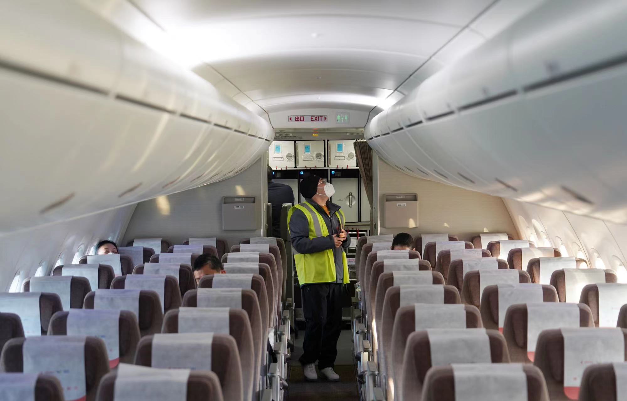 c919飞机的客舱内部环境.&nbsp; 新京报记者 陶冉 摄