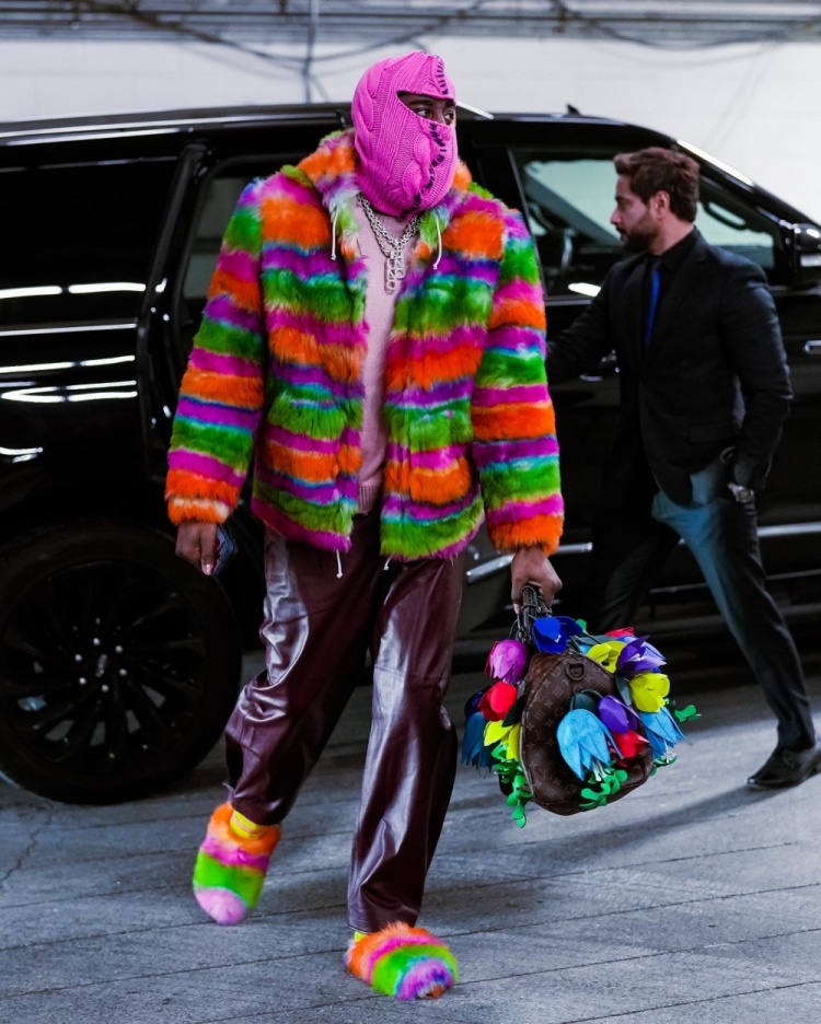 哈登赛后晒圣诞配色穿搭:圣诞快乐9790|圣诞快乐|哈登|圣诞_新浪