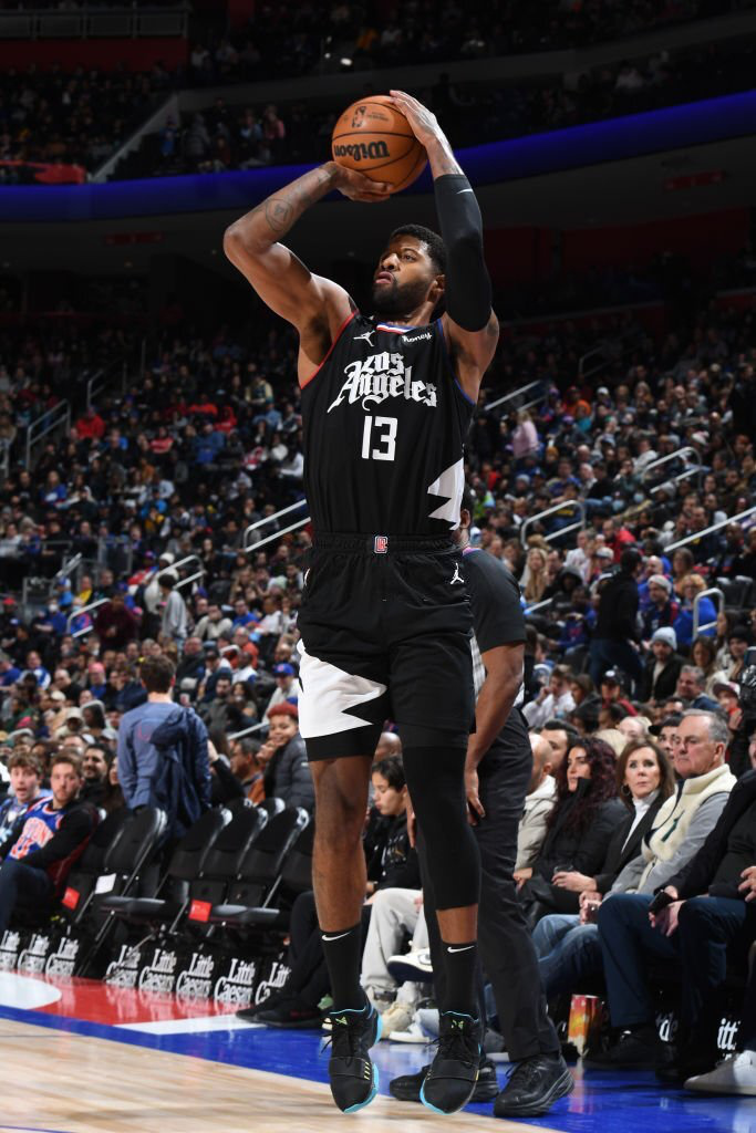 乔治全场砍下32分4篮板11助攻3抢断1封盖|保罗·乔治|快船|封盖_新浪