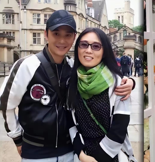 男方高大俊朗显深情,两人夫妻相明显|吴琼|阮巡|俊朗_新浪新闻