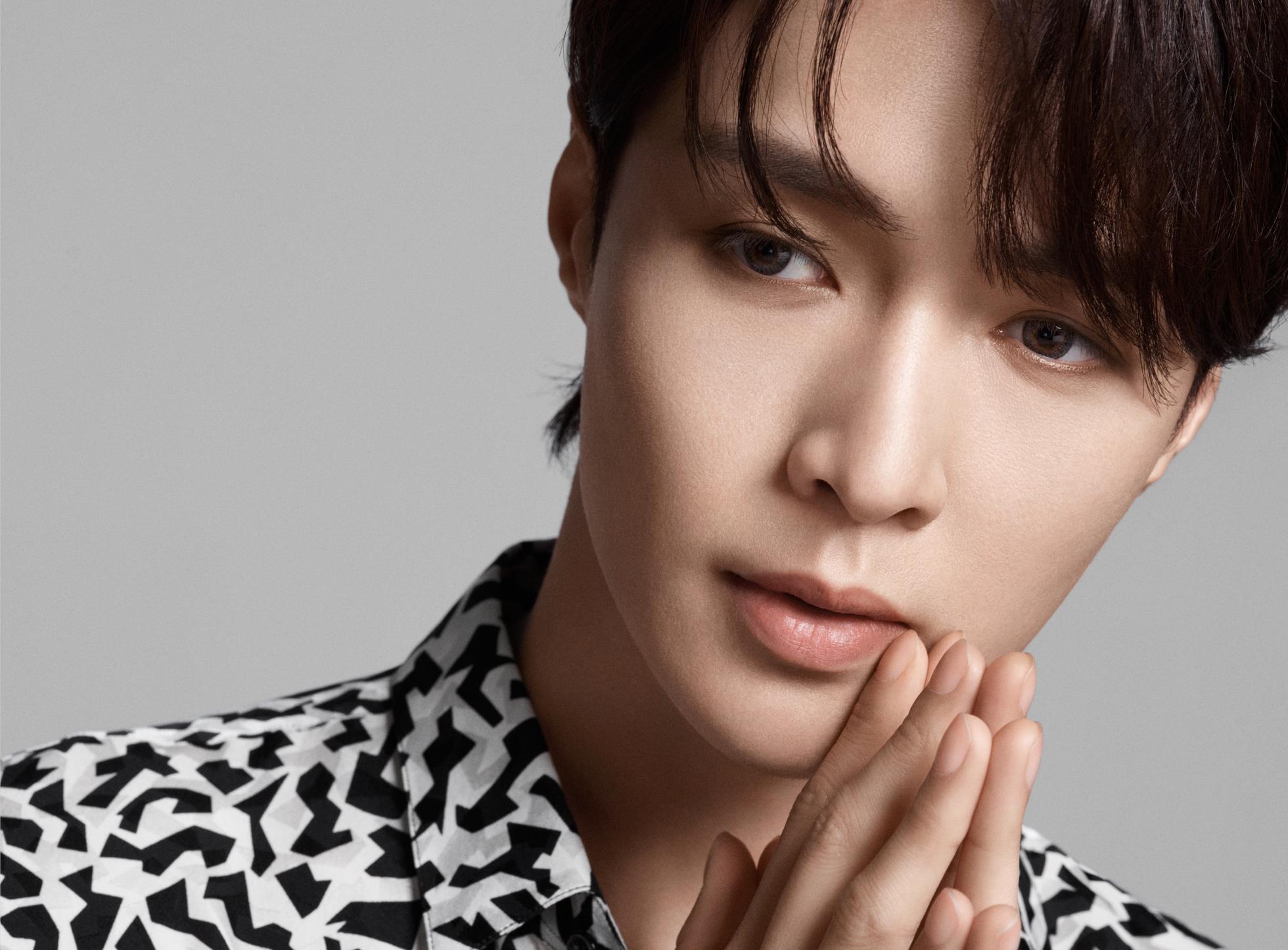 张艺兴:三十而立,摸爬滚打并保持前进丨2022娱乐年度人物