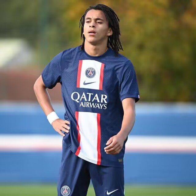 司职中场的姆巴佩弟弟伊桑今天16岁生日__财经头条