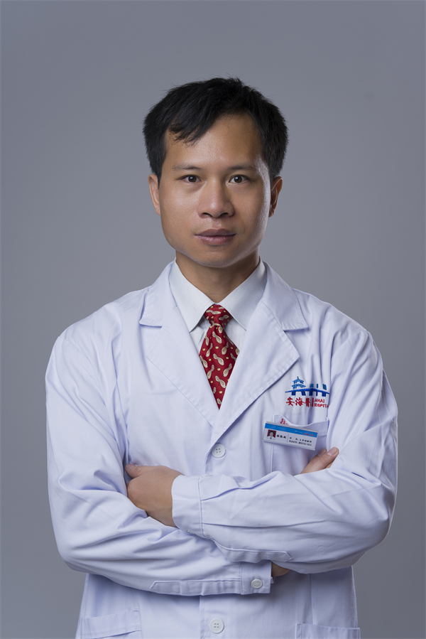 张勤敏——在检测实验室与病毒近身搏斗医生简介:安