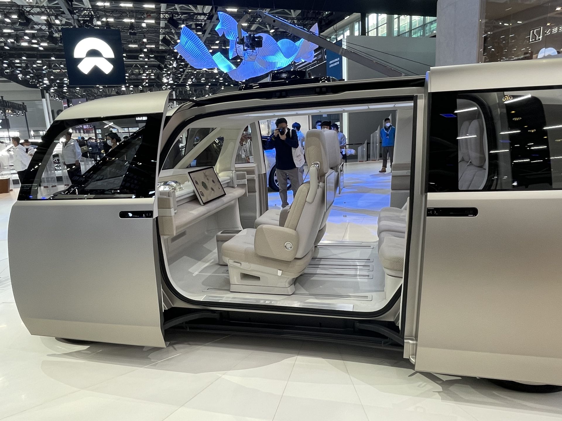 2022广州车展极氪mvision概念车亮相