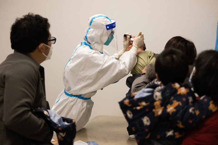 新华全媒 一线直击 守护新冠阳性患儿 上海交通大学医学院附属新华医院 新浪财经 新浪网 新华全媒 一线直击 守护新冠阳性患儿 上海交通大学医学院附属新华医院 新浪财经 新浪网