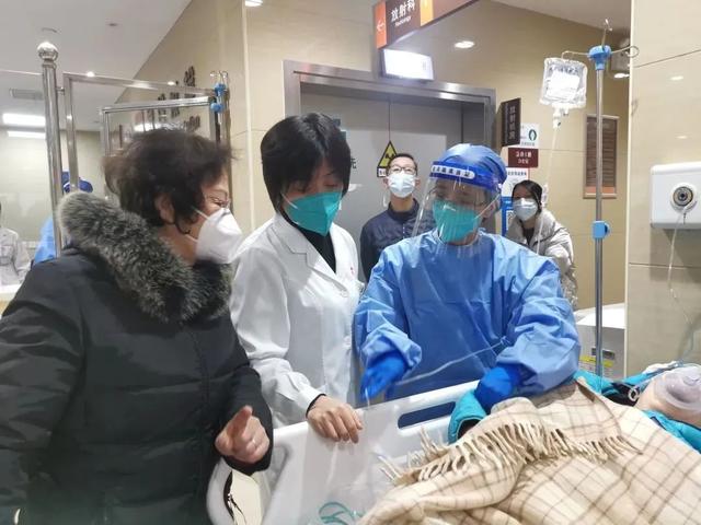 坚守一线、团队协作,静安医务人员全力救治患者