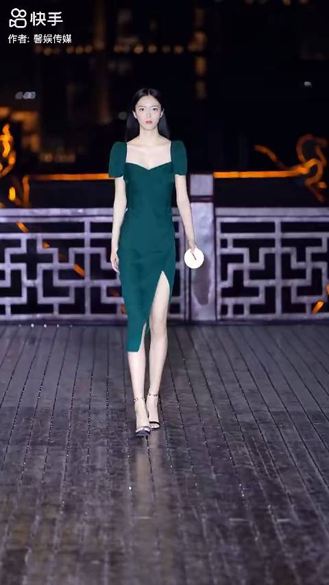 身高182cm,三围78,57,87,17岁刘鑫雨,龙腾精英超级模特大赛_新浪新闻