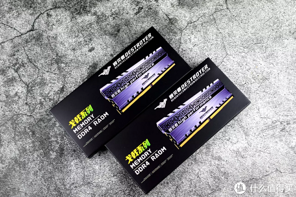 新百伦跑鞋测评（毁灭者戈戟系列 DDR4-3200 内存评测：散热出众，性能稳定）