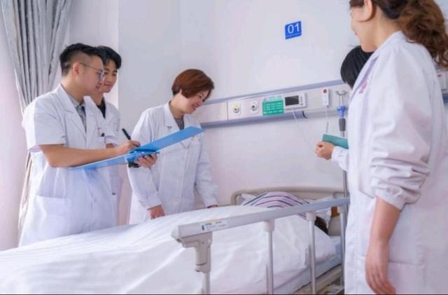 医护人员的一年：冬去春来，没有什么可以阻挡我们跨越山海的脚步