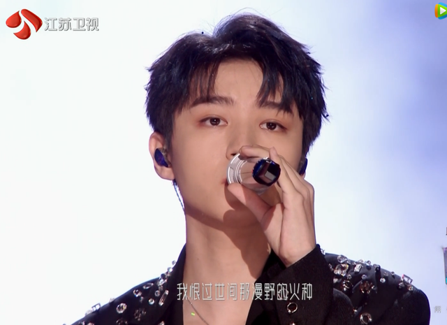 跨年晚会大翻车：江苏卫视众星跑调，杨紫对口型音画不同步被嘲休闲区蓝鸢梦想 - Www.slyday.coM